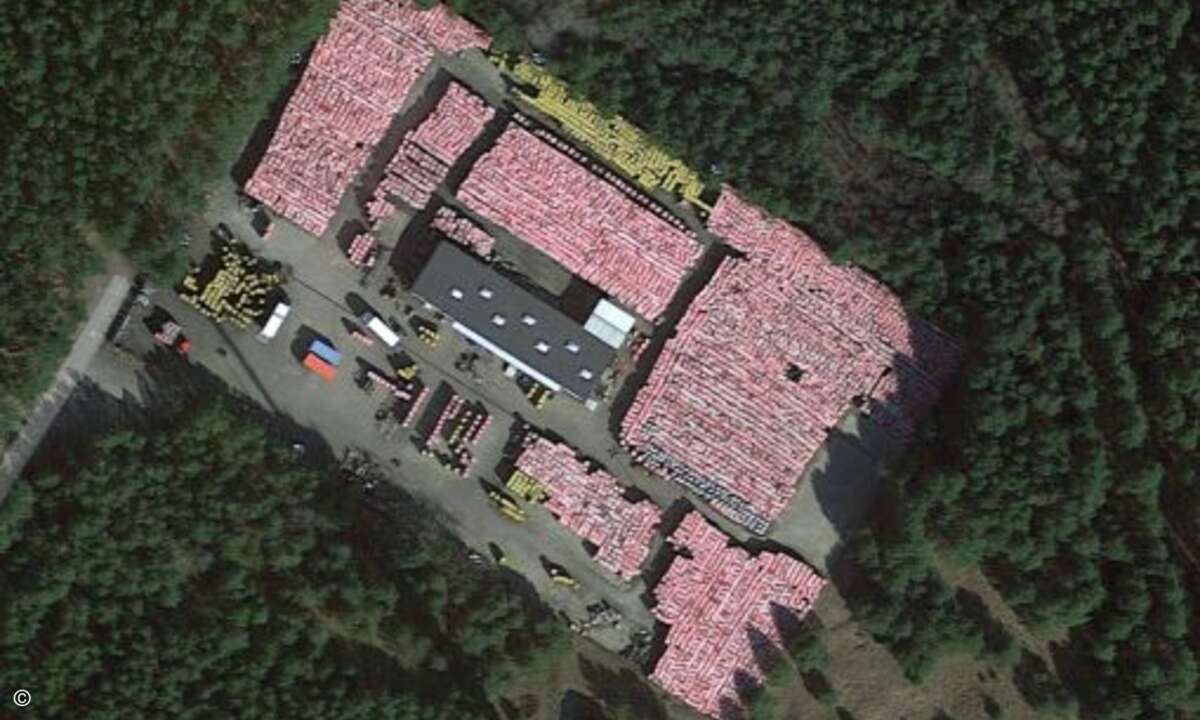 Der Friedhof der Telefonzellen liegt im brandenburgischen Michendorf (Foto: Screenshot Google Maps)