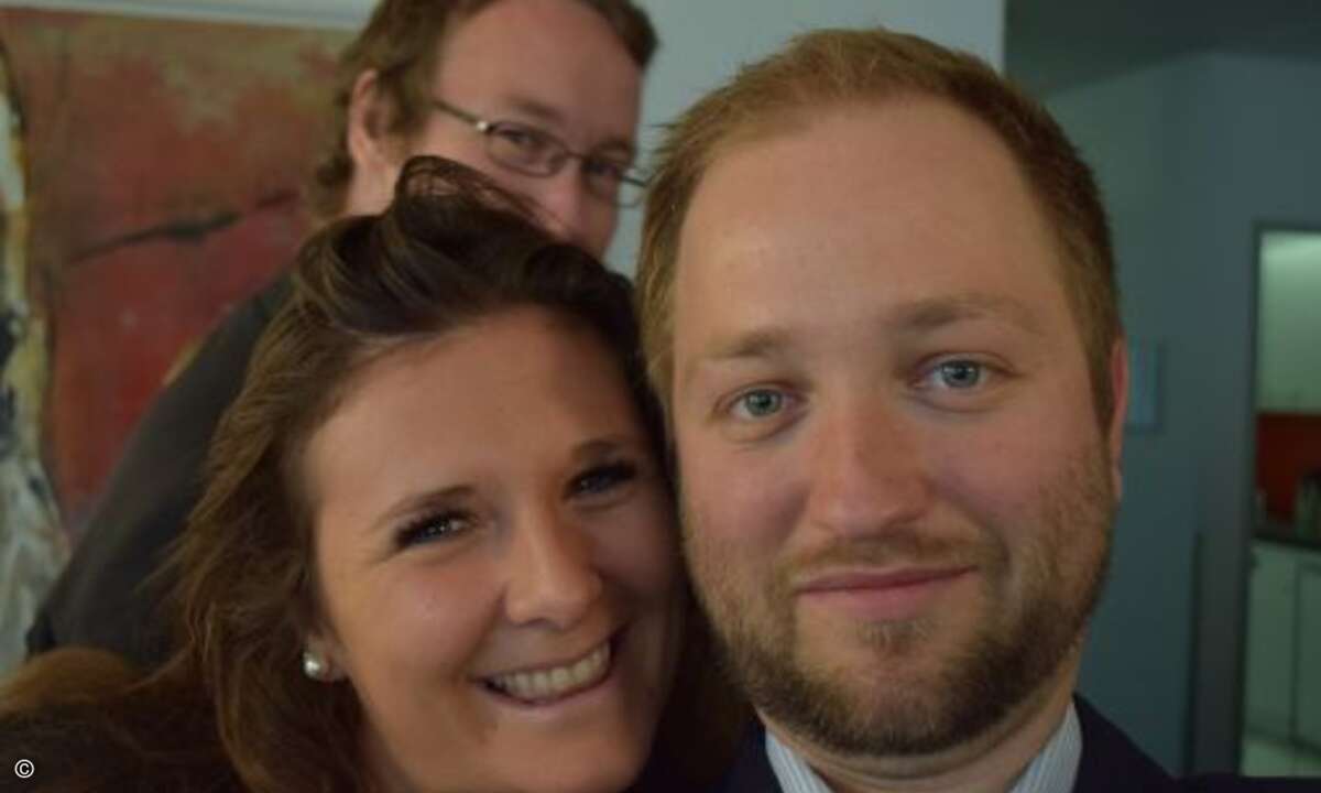 So sieht es aus, wenn der Vertrieb unserer Redaktion über die Schulter schaut: Nadine Stiegler und Peter Tischer von der CRN ziehen als Team am gleichen Strang (Foto: CRN)
