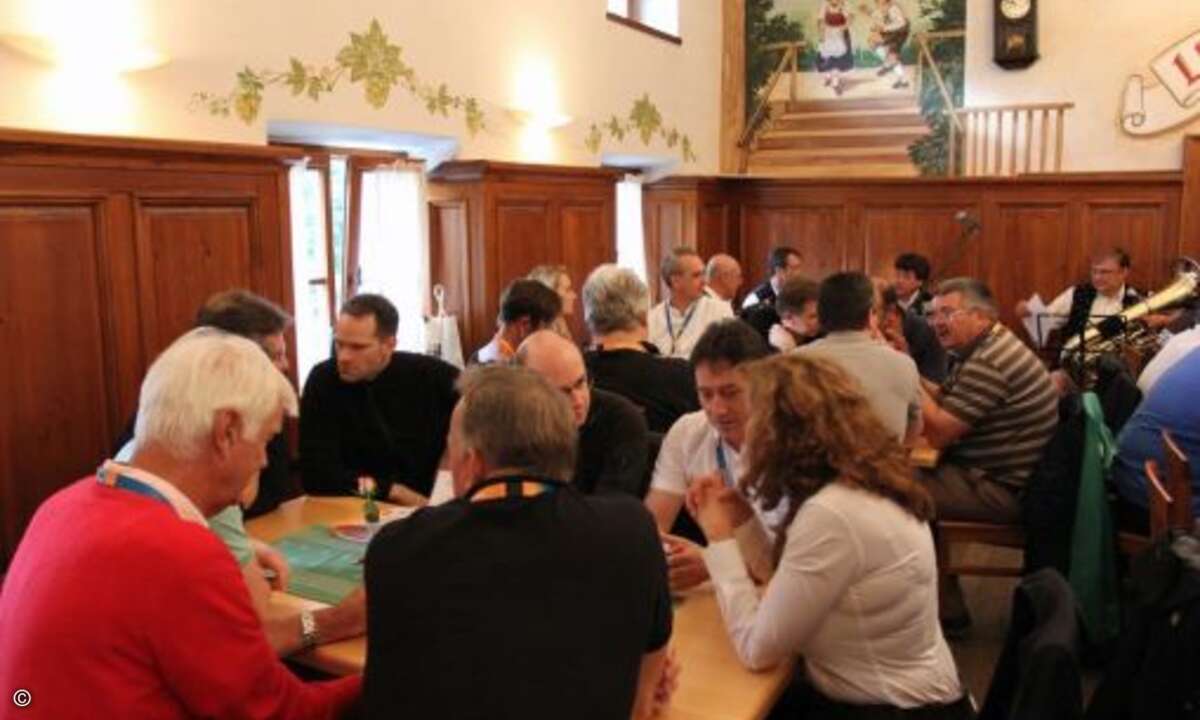 Geselliges Zusammensein beim sysob Gipfeltreffen (Bild: sysob)