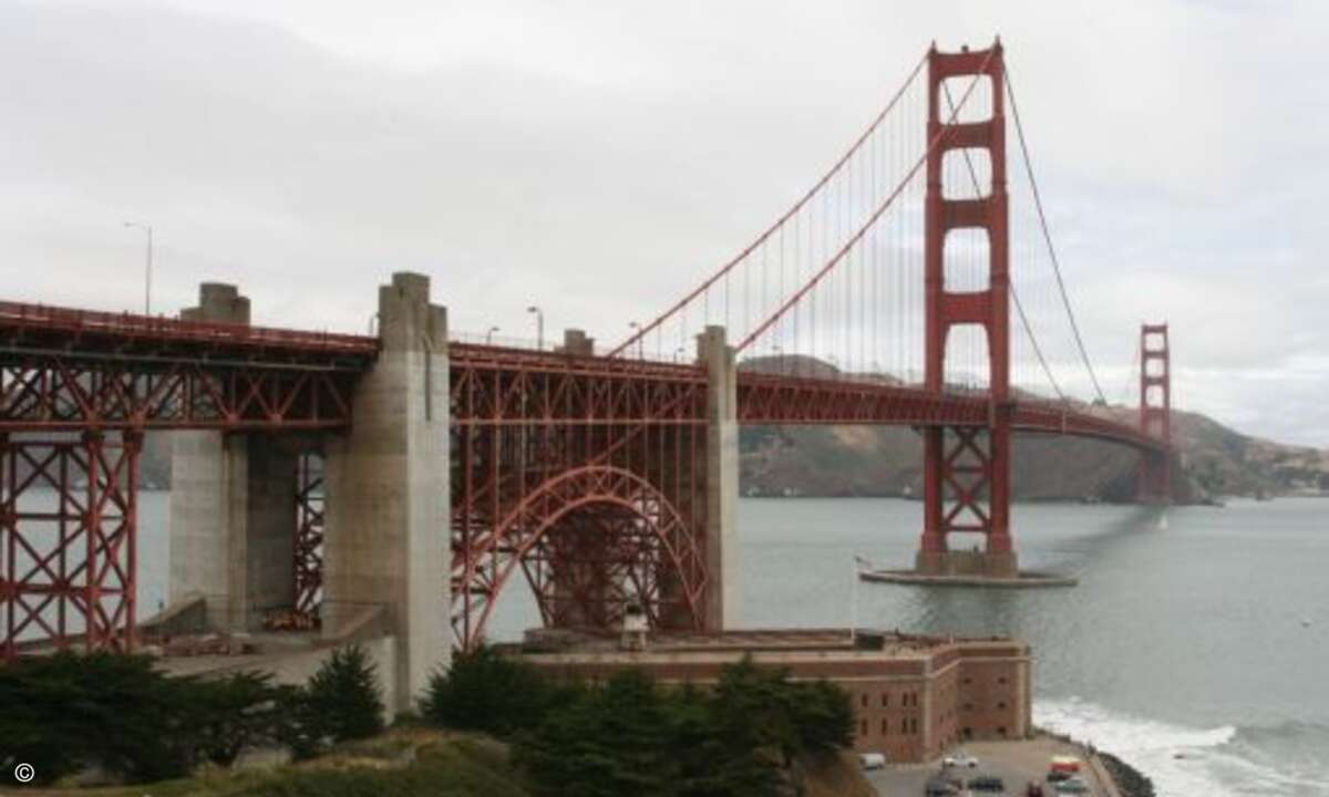 Es gibt sie tatsächlich auch ohne Nebel: Golden Gate Bridge in San Francisco