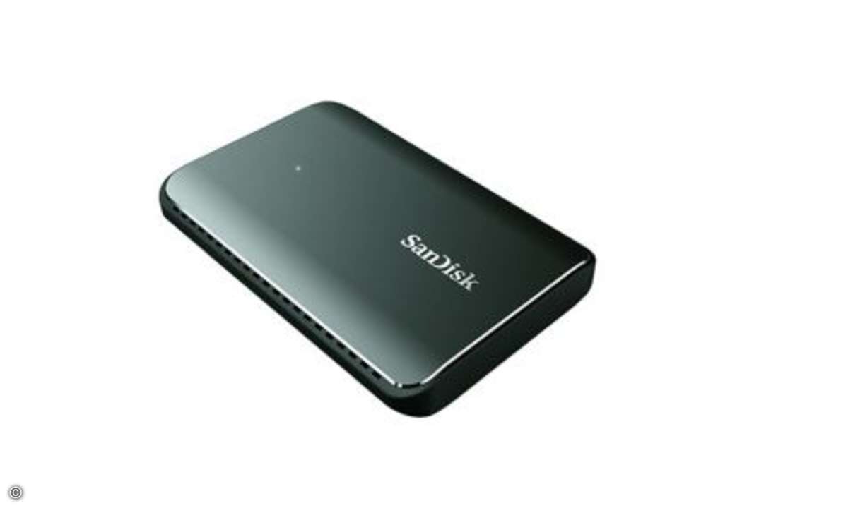 Ultraschneller und robuster Speicher: Die »Sandisk Extreme 900 Portable SSDs« ist der perfekte Speicher zum Mitnehmen. Sie ist klein, handlich und robust – selbst gelegentlich Stürze können ihr dank Aluminiumgehäuse und Flash-Technologie nichts anhab