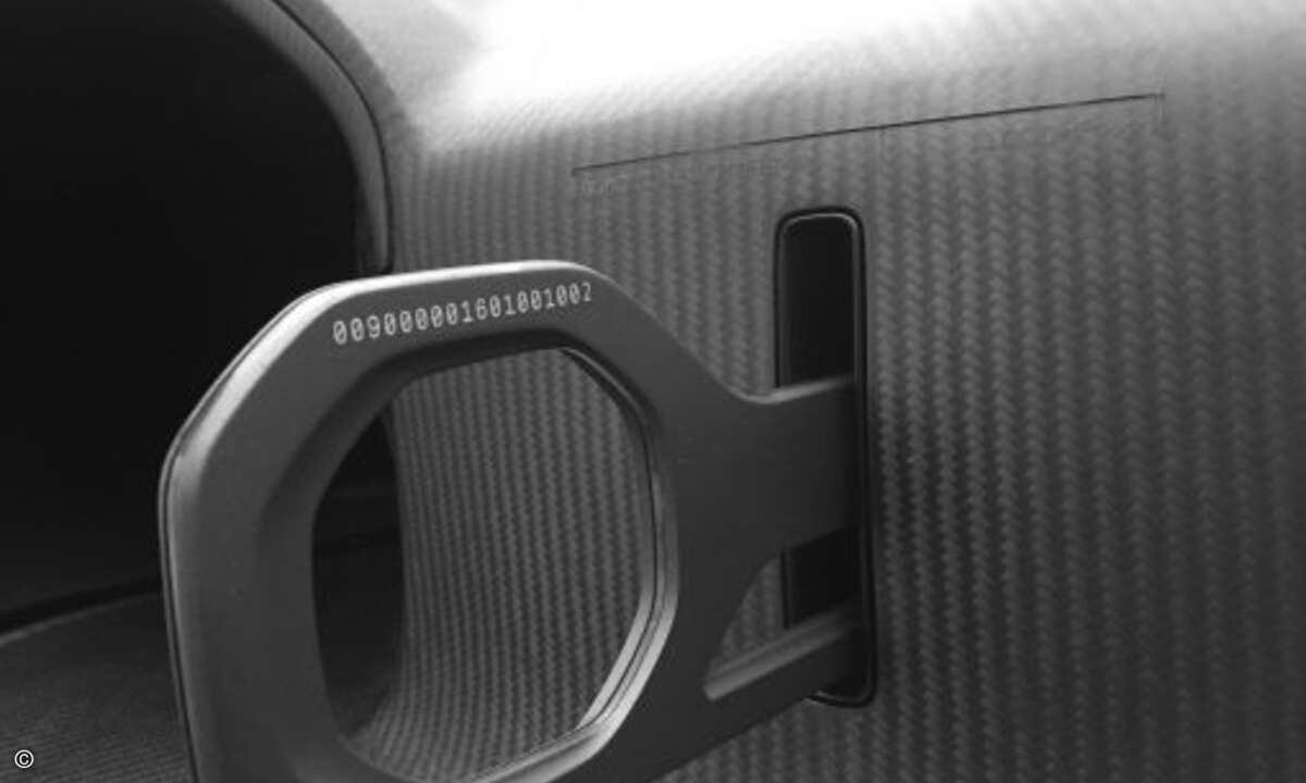 Selbst kleinste Details wie der Abschlepphaken wurden zigfach überarbeitet (Foto: Faraday Future)