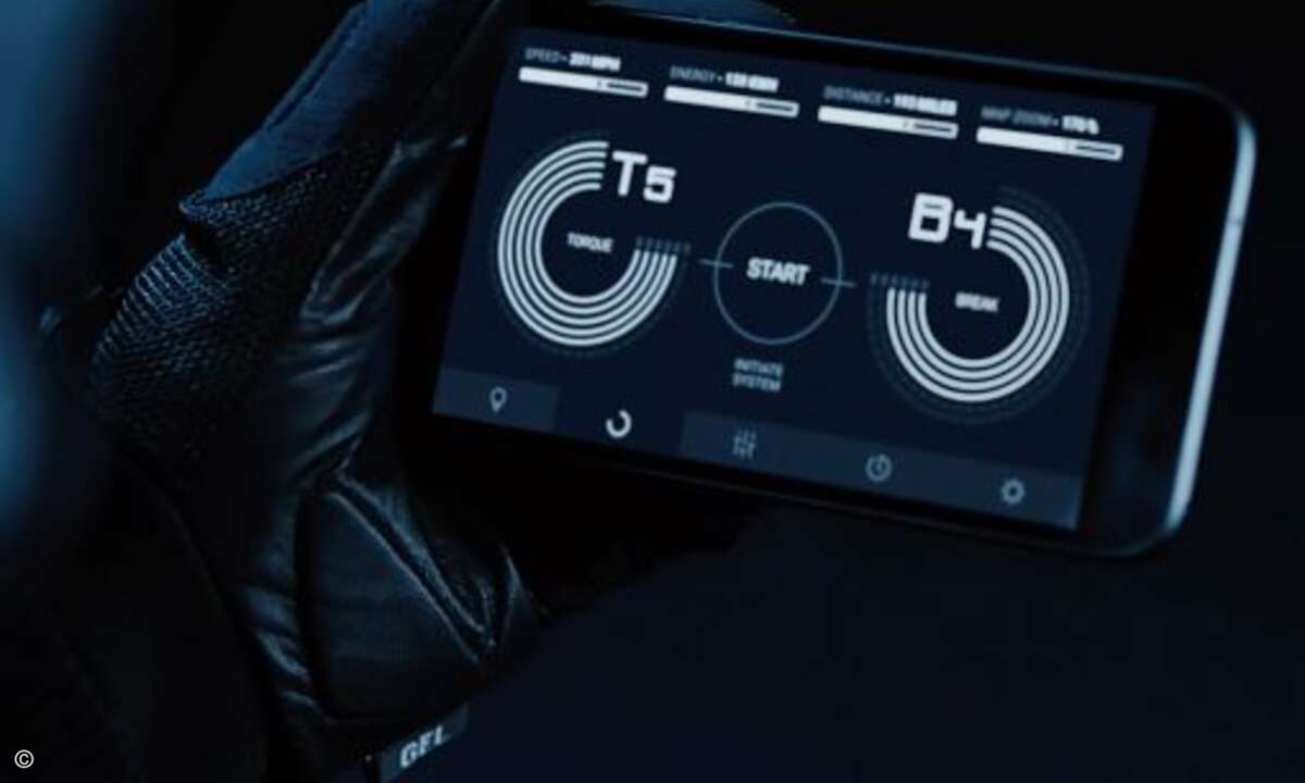 Per Smartphone lassen sich Parameter wie Drehmoment und Bremskraft justieren (Foto: Faraday Future)