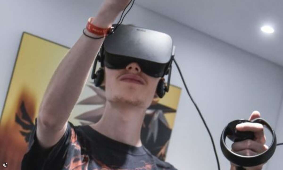 Auch Oculus war mit seienr VR-Brille vertreten (Bild: Gamescom)