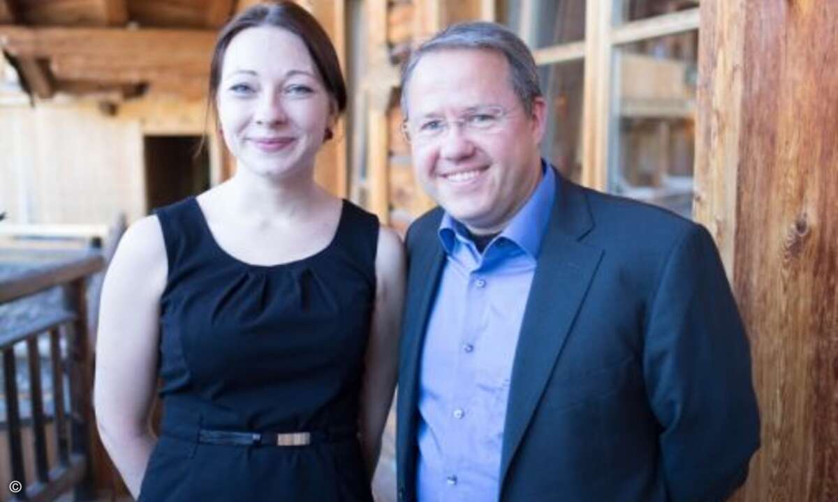 Franziska Ploss von F-Secure mit Tobias Schrödel, der mit seinem IT-Comedy-Programm »Ich glaube, es hackt« das Publikum begeisterte (Foto: F-Secure)