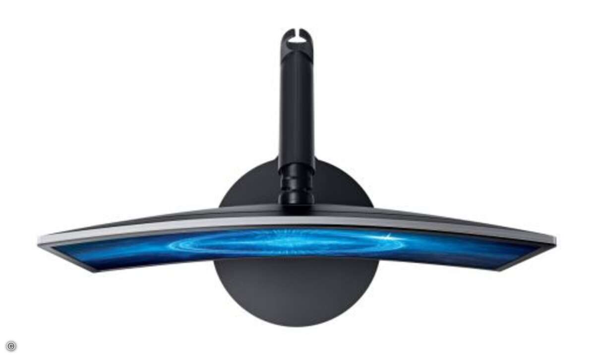 Das Display mit einem Wölbungsradius von 1.800 Millimetern bietet eine Bildwiederholungsrate von 144 Hz und eine Reaktionszeit von nur rund einer Millisekunde. (Bild: Samsung)