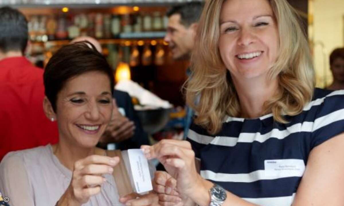 Gute Laune auch beim Marketingteam Ursula-Barbara Schmidt und Petra Bernhard (Foto: NetApp)