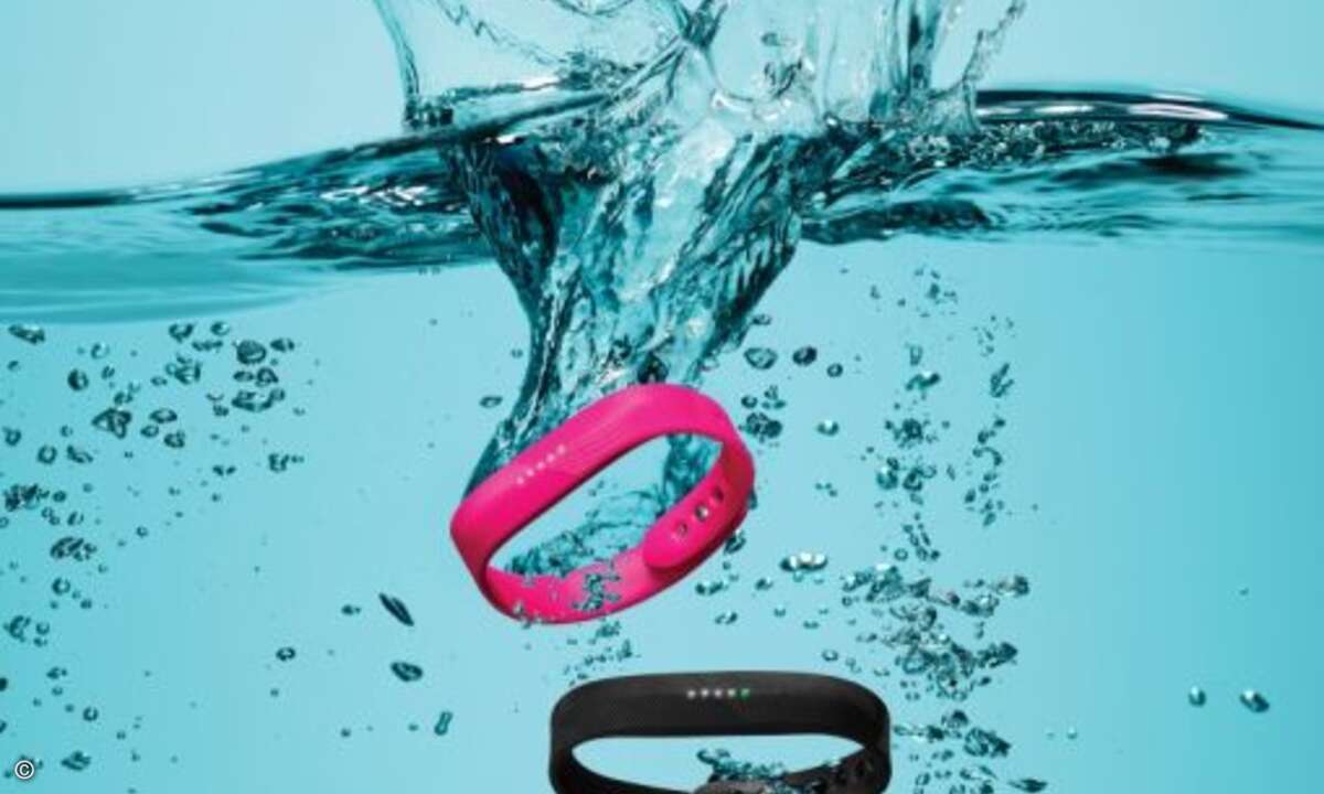 Und es ist nun offiziell für den Einsatz im Wasser gedacht (Foto: Fitbit)
