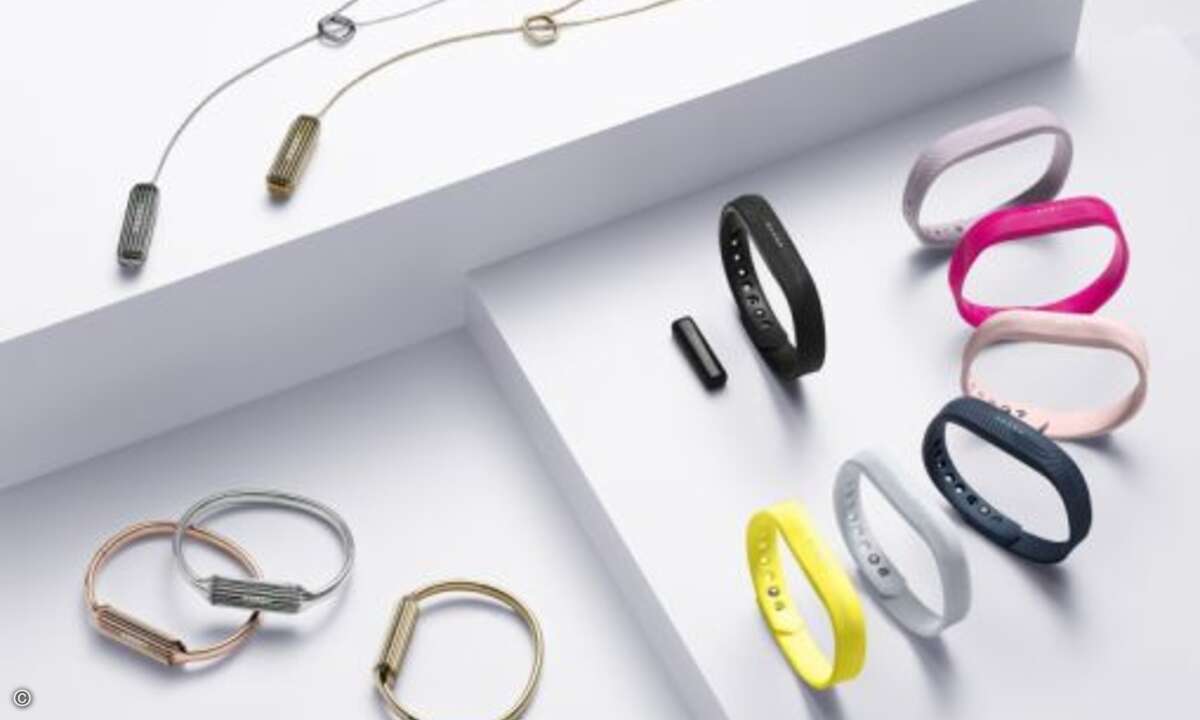 Fitbit bietet nicht nur zahlreiche bunte Wechselarmbänder an, sondern ... (Foto: Fitbit)
