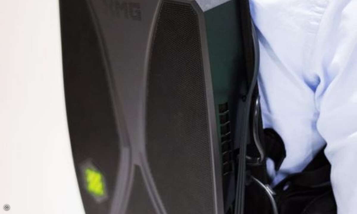 Einen Rucksack-PC für Virtual Reality hat Gaming-Spezialist Schenker vorgestellt (Bild: Schenker Technologies)