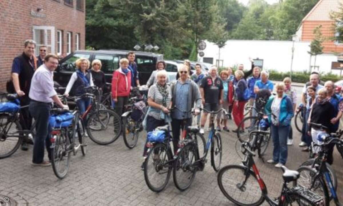 Auf geht’s zur ersten Comteam-Radtour rund ums niedersächsische Worpswede (Foto: Comteam)