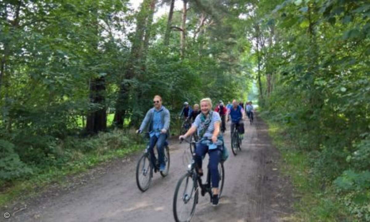 Die einzelnen Etappen der zweitägigen Tour wurden gemütlich per Rad zurückgelegt (Foto: Comteam)