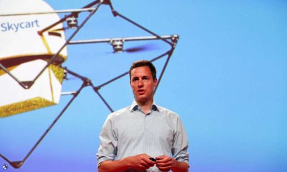 Drohnen werden uns bald beliefern, erklärt Lukas Wrede, CEO von Skycart, bei seiner Keynote »The Biggest Thing in Shipping Since the Carrier Pigeon« (Bild:IFA)