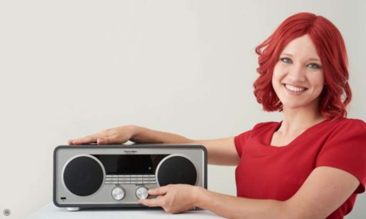Wer lieber Radio hört, dem empfiehlt Miss IFA das »Digit Radio 600« von Techni Sat (Bild: Messe Berlin)