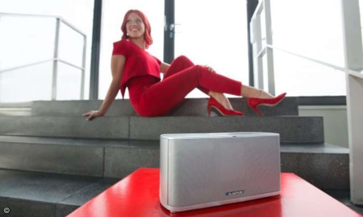 …. Dazu gibt es auch einen WIFI Lautsprecher »WF 500« von Blaupunkt (Bild: Messe Berlin)