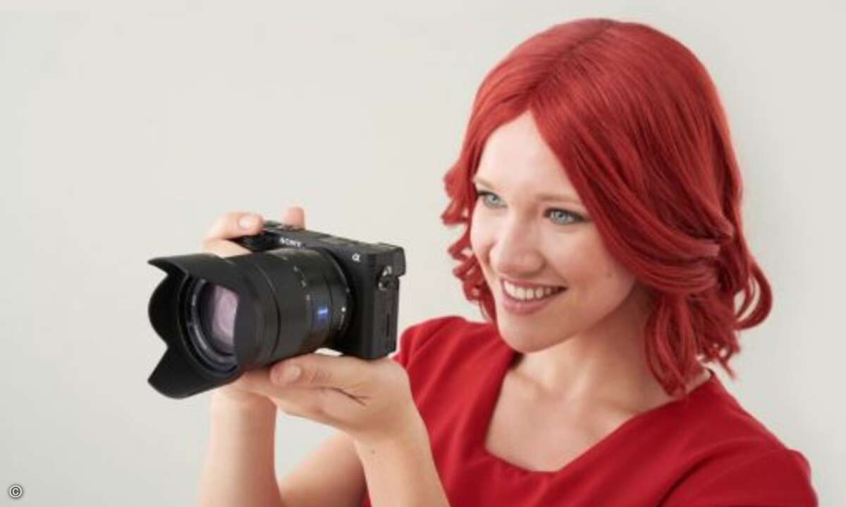 Für tolle Bilder empfiehlt Miss IFA die »Alpha 6300« von Sony (Bild: Messe Berlin)