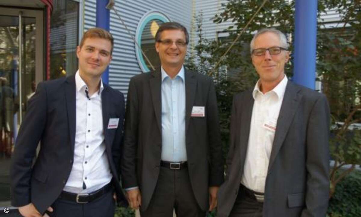Ingmar Badura (Tech Data), Hans Fengel (IBM) und Andreas Weber (Tech Data (v. li.) freuen sich auf frische Brezen im CRN-Biergarten (Foto: CRN)