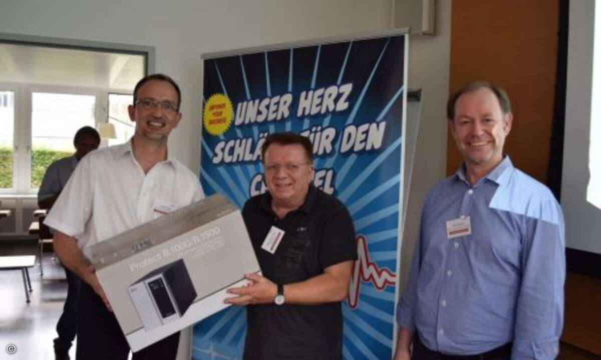 ... Hans-Werner Jäger (EBI Jäger) (Mitte)(Foto: CRN)