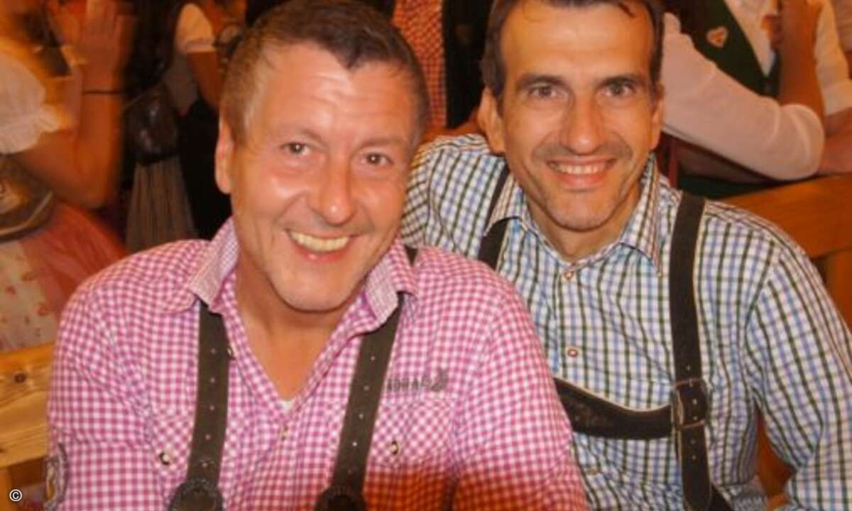 Stilecht eingekleidet: Ralf Tegethoff (li.) und Stefan Thiel von Eset (Foto: CRN)