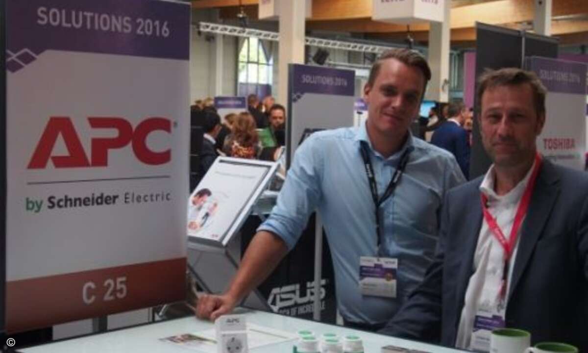 Das APC by Schneider-Team freute sich über viel Zuspruch am Stand (Bild: CRN)