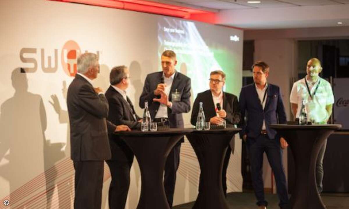 Diskusion mit Partnern. (Foto: Swyx)