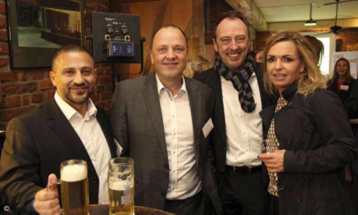 Natürlich gabes dazu passend auch wieder frisches Münchner Bier zur Verköstigung (Foto: CRN)
