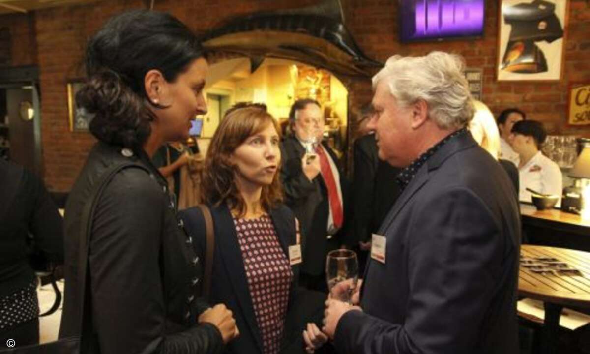 Martin Fryba befragte Andrea Fiedler (links) und Katja Förster von Komsa für das CRN-TV-Video (Foto: CRN)