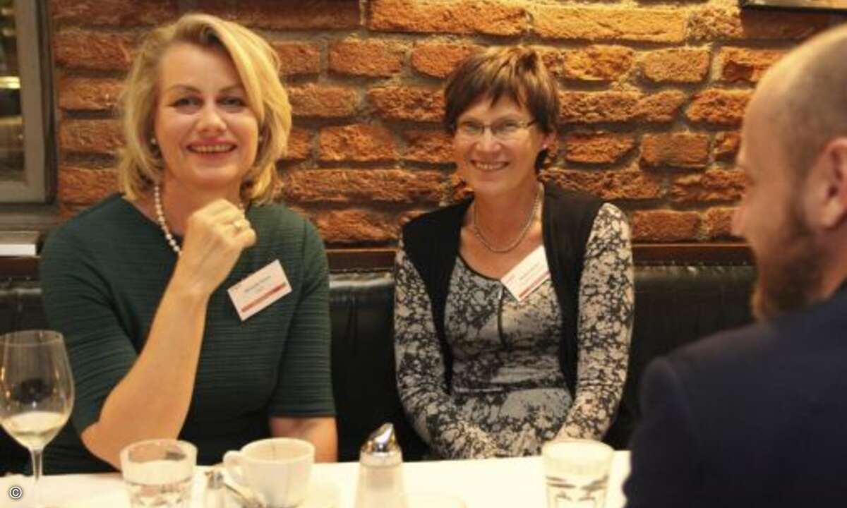 Die Franken-Connection: Michaela Wurm von CRN zusammen mit Monika Becker von Duttenhofer (Foto: CRN)