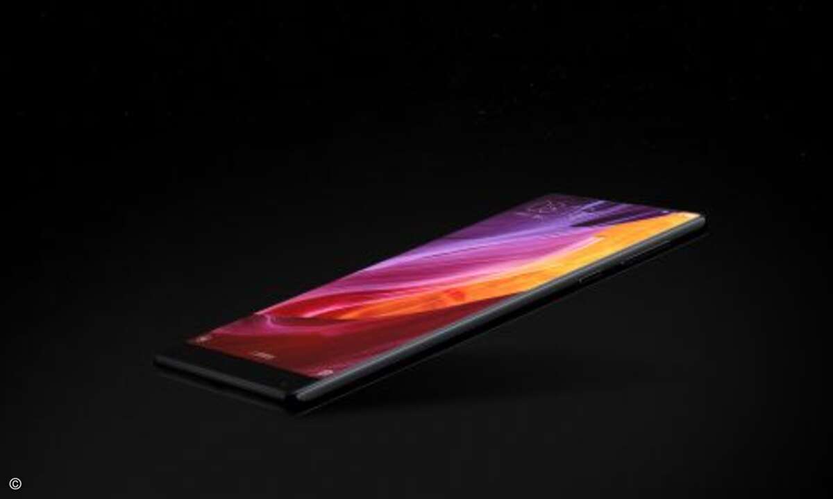 Lediglich unter dem Display gibt es noch einen nennenswerten Gehäuseteil, der Kamera und Mikrofon beinhaltet (Foto: Xiaomi)