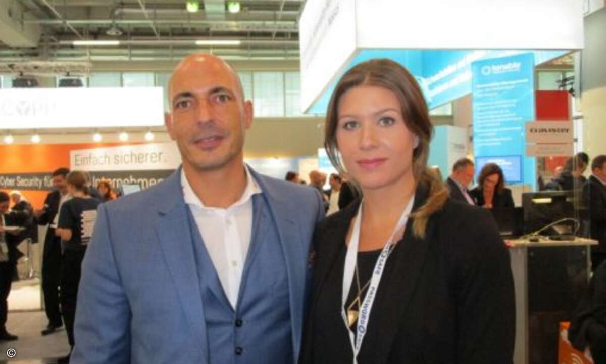 Helge Scherff von Wick Hill + Zycko mit Sandra Huber von CRN (Foto: CRN)