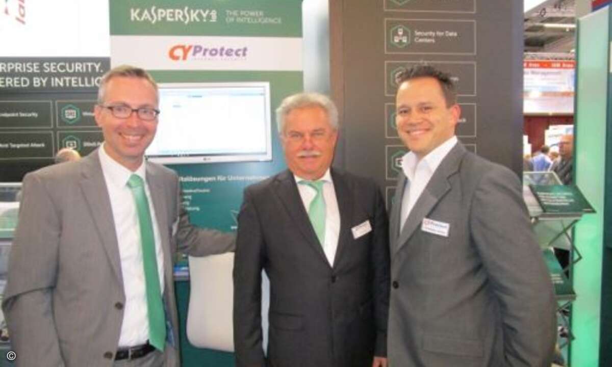 Die meisten Hersteller hatten wichtige Partner mit auf die it-sa gebracht, etwa Kaspersky die Spezialisten von Cyprotect: Ulf Thomas, Josef Thoma und Christopher Hollay (v.li.) (Foto: CRN)