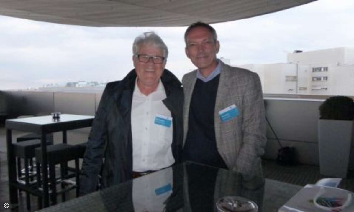 Gert Schaffer von Steinkühler (li.) und Olav Steen von Ateldis schnappen frische Luft (Foto: C4B)