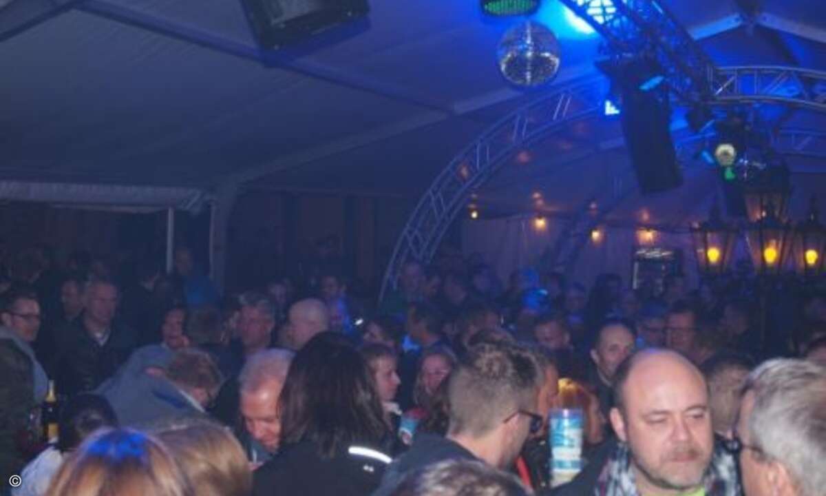 Im Biergarten Christ war wieder die Feierzentrale der Also (Bild: CRN)