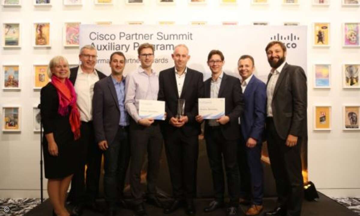 Das Team der Vinci-Tochter Axians freut sich über die Preise in den Kategorien »Architectural Excellence: Security« und »Public Sector« (Foto: Cisco)