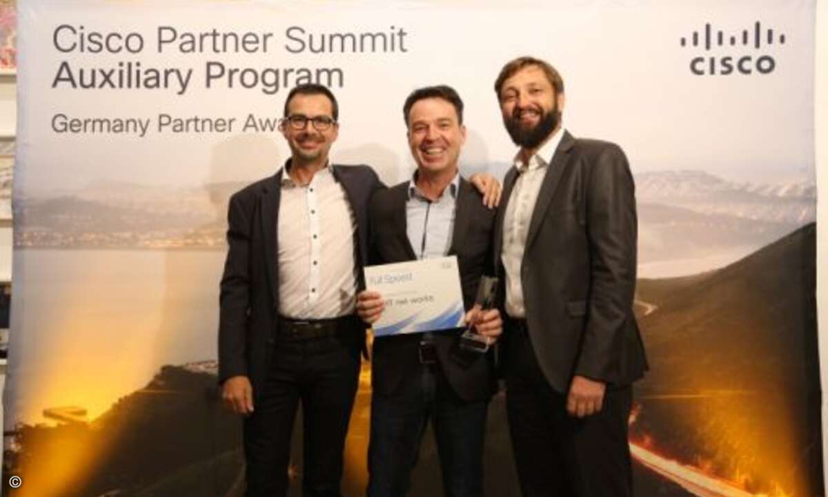 XevIT-Geschäftsführer Jochen Faas (Mitte) wurde als Service-Partner ausgezeichnet (Foto: Cisco)