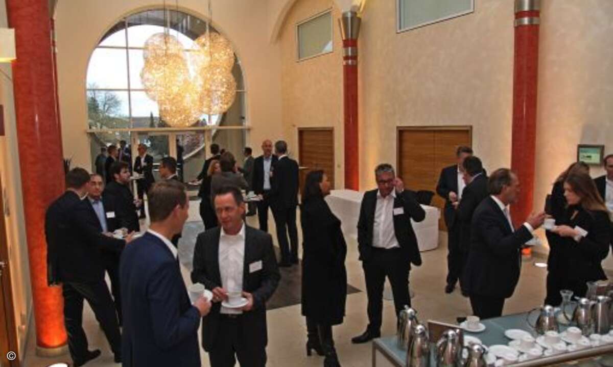 Fast 100 Teilnehmer waren der Einladung gefolgt und aus allen Ecken und Enden Deutschlands sowie der Nachbarländer zum ITK-Spitzentreffen 2016 der CRN angereist (Foto: CRN)