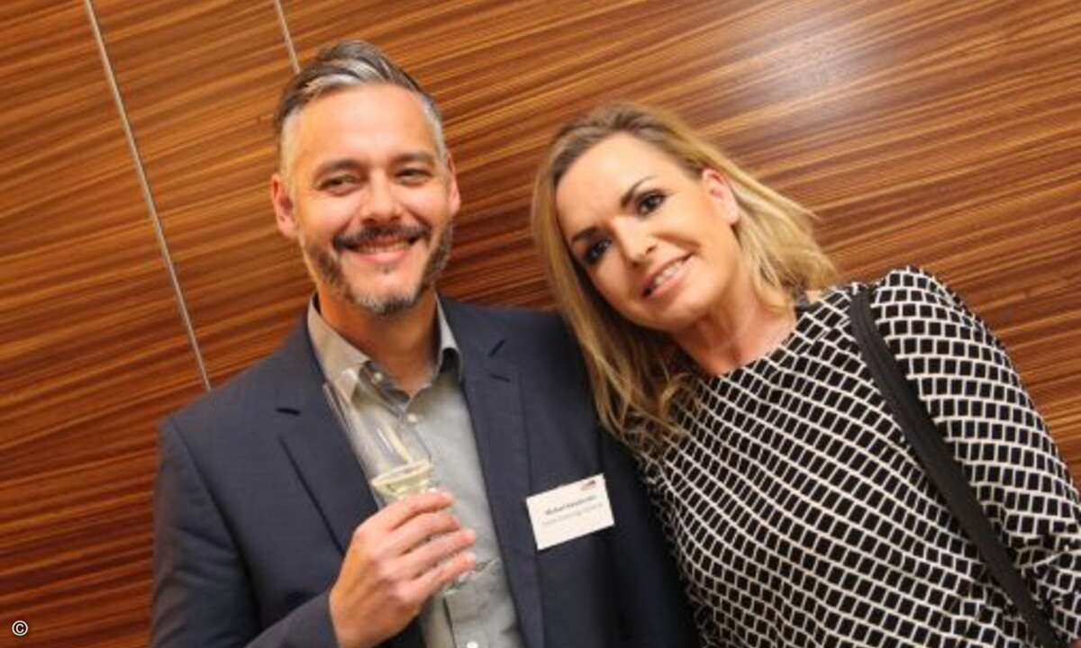 Mindestens ebenso gut ergeht es Michael Kleinfercher (Fujitsu Technology Solutions) bei der CRN, vertreten durch Carolin Schlüter (Foto: CRN)