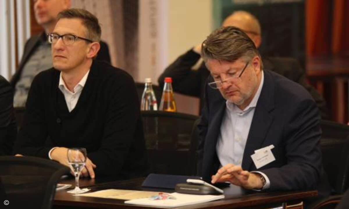 ...woraufhin Thomas von Baross direkt die Taschenrechner App zückte und ausrechnete, dass die Zusammenarbeit mit D-Link für die Partner unbezahlbar wertvoll ist (Foto: CRN)