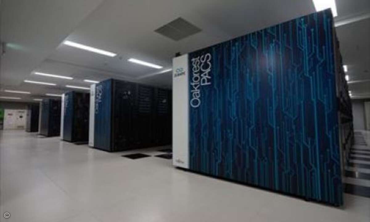 Platz 6 (Neueinsteiger): Oakforest-PACS
TFLOPs (Linpack): 13.554
Prozessoren: Intel Xeon Phi 7250 68C 1.4GHz
Kerne: 556.104
Hersteller: Fujitsu
(Foto: Joint Center for Advanced High Performance Computing, Japan)