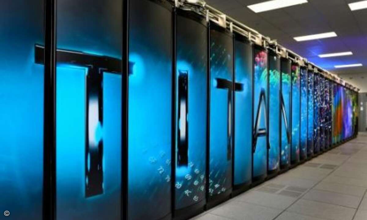 Platz 3: Titan
TFLOPs (Linpack): 17.590
Prozessoren: Intel Opteron 6274 16C 2.200GHz, Cray Gemini interconnect, NVIDIA K20x
Kerne: 560.640
Hersteller: Cray (XK7)
(Foto: Oak Ridge National Laboratory)