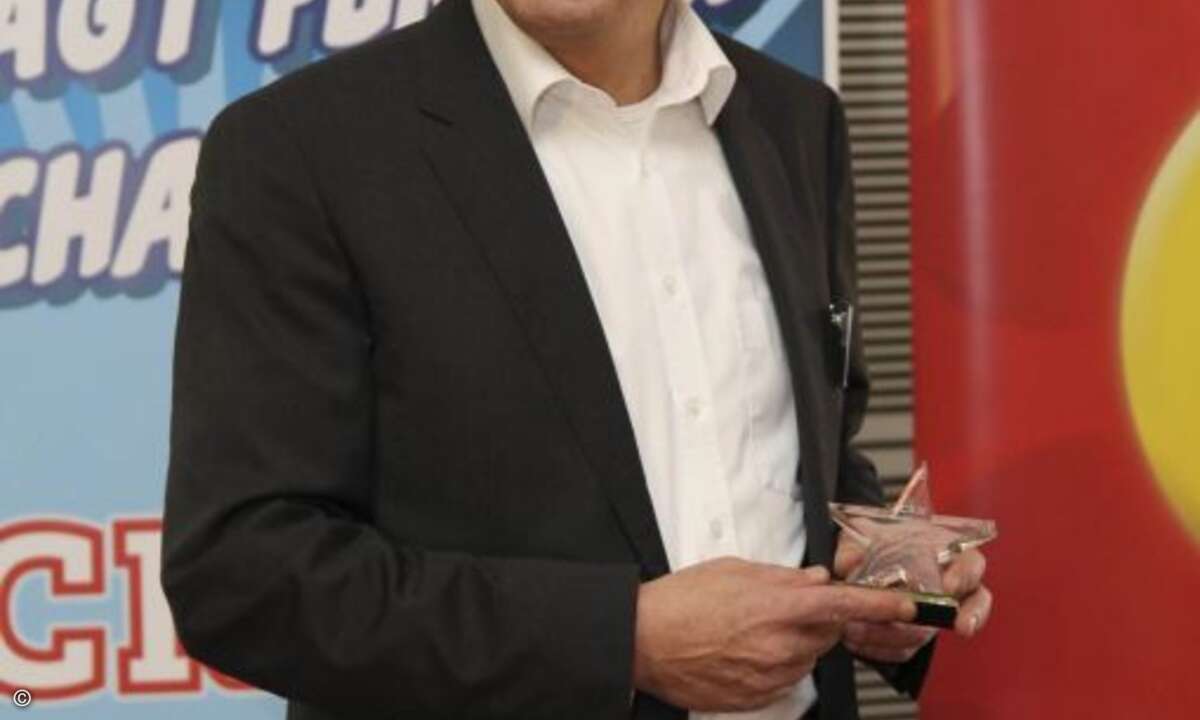 Als »Preis für sein Lebenswerk« durfte sich auch Roland Lommer von EATON über seinen ersten CRN-Stern freuen!(Foto: CRN)
