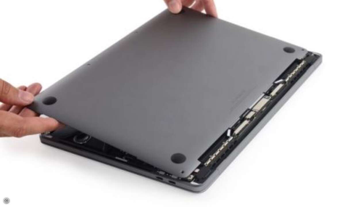Die Experten von iFixit haben das neue Macbook Pro mit Touch Bar zerlegt (Foto: iFixit)