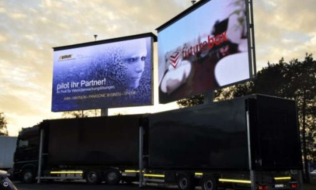 Zwei 31m-Quadratmeter-große LED-Walls empfingen die Gäste des »Digital Signage Vision Camp« von Pilot (Bild: Pilot)