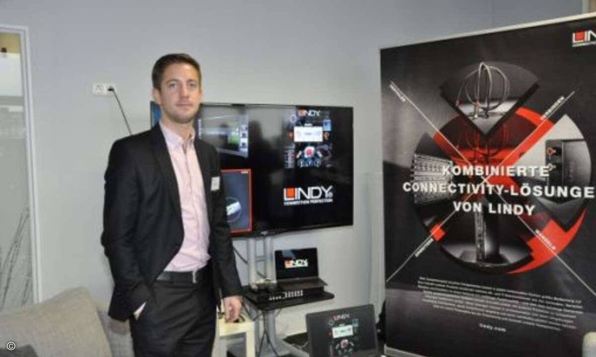 Matthias Starke von Lindy Elektronik stellte Zubehör für das Digital Signage-Business vor (Bild: Pilot)