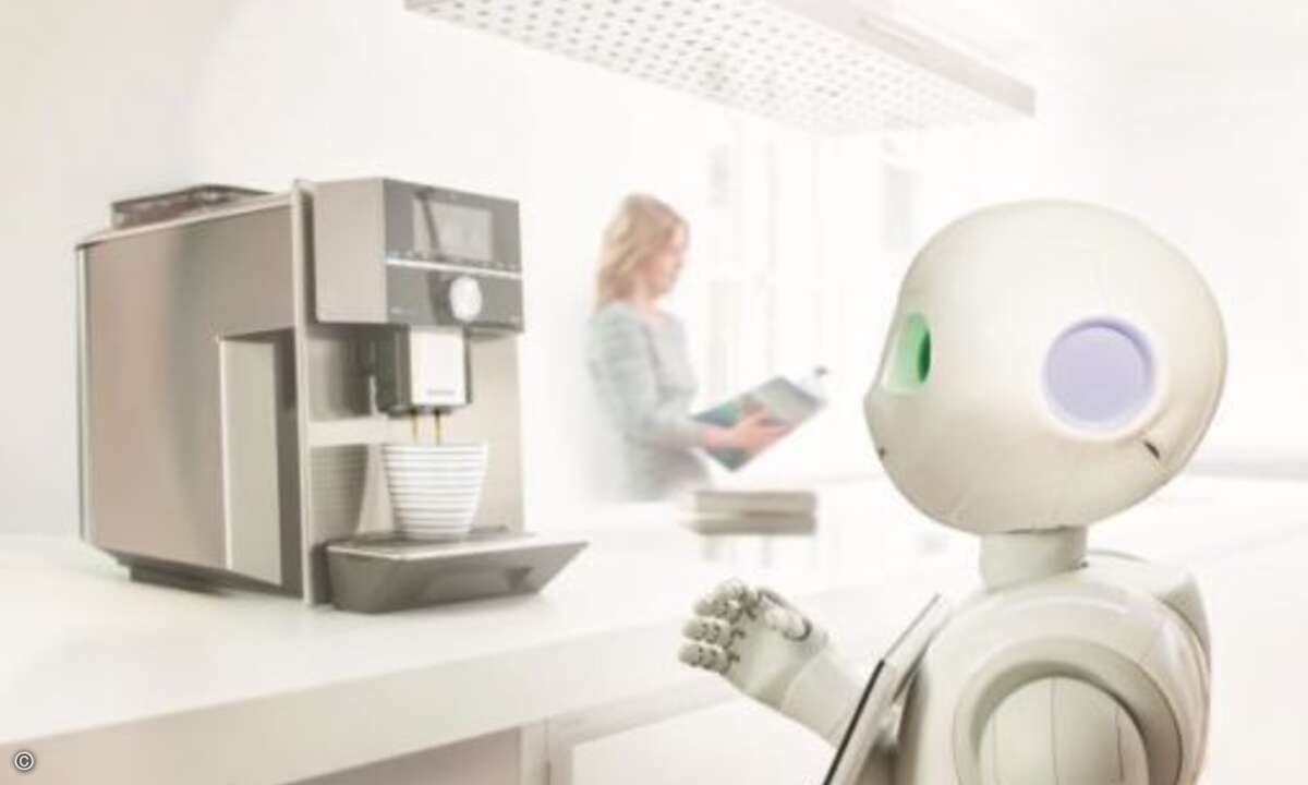 Digitalstrom hat den 1,2 Meter-großen Roboter Pepper in seine Smart-Home-Plattform integriert. Nutzer aber auch andere Hausgeräte können mit Pepper interagieren. Auf der CES zeigte der Hersteller, wie der Roboter Kaffee zubereitet und serviert. (Bild