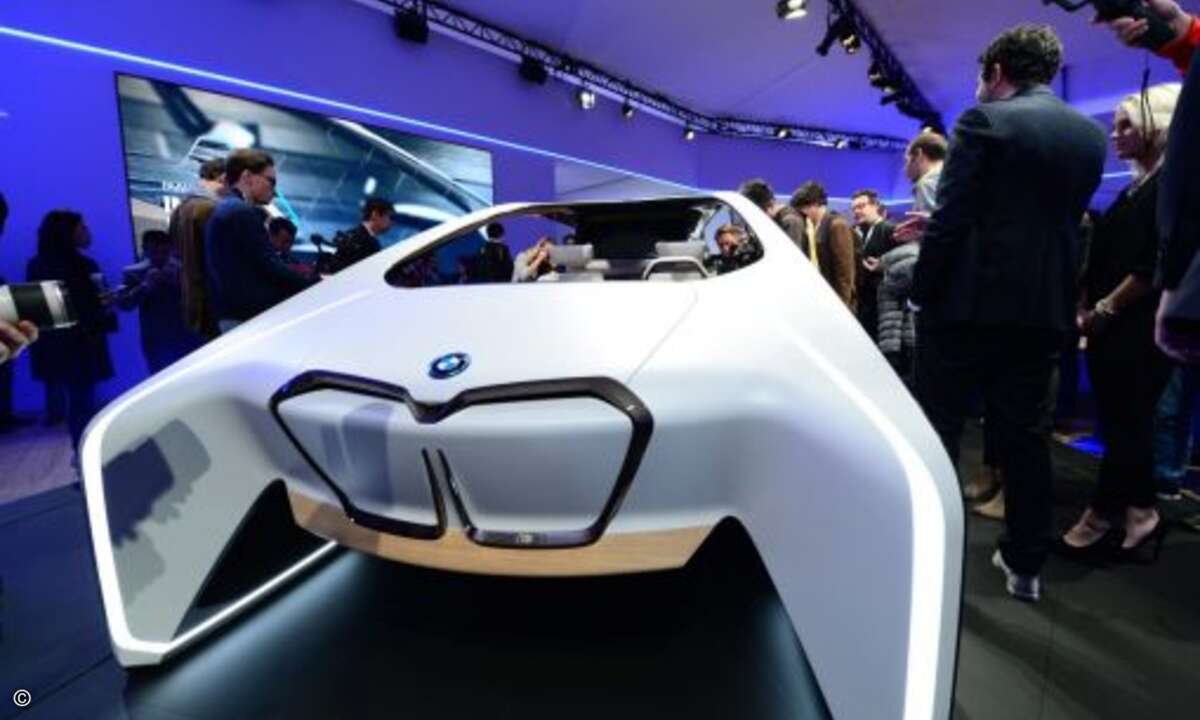 Intel und BMW wollen noch in diesem Jahr 40 autonom fahrende Testfahrzeuge auf die Straßen schicken (Bild: Intel)