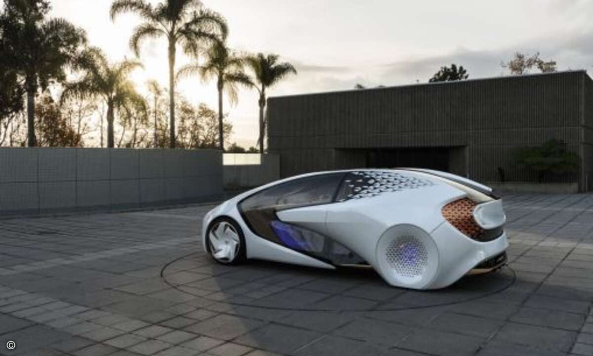 Toyota war mit seinem futuristischen Concept Car vertreten (Bild: Toyota)