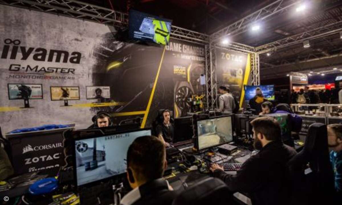 15.100 Besucher - darunter 1.500 LAN-Teilnehmer - erlebten spannende eSports-Wettkämpfe (Bild: Leipziger Messe / Andre Kugellis)