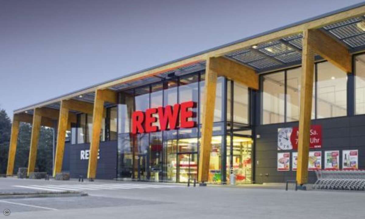 ....dicht gefolgt von Rewe auf Rang 22. (Bild: Rewe)