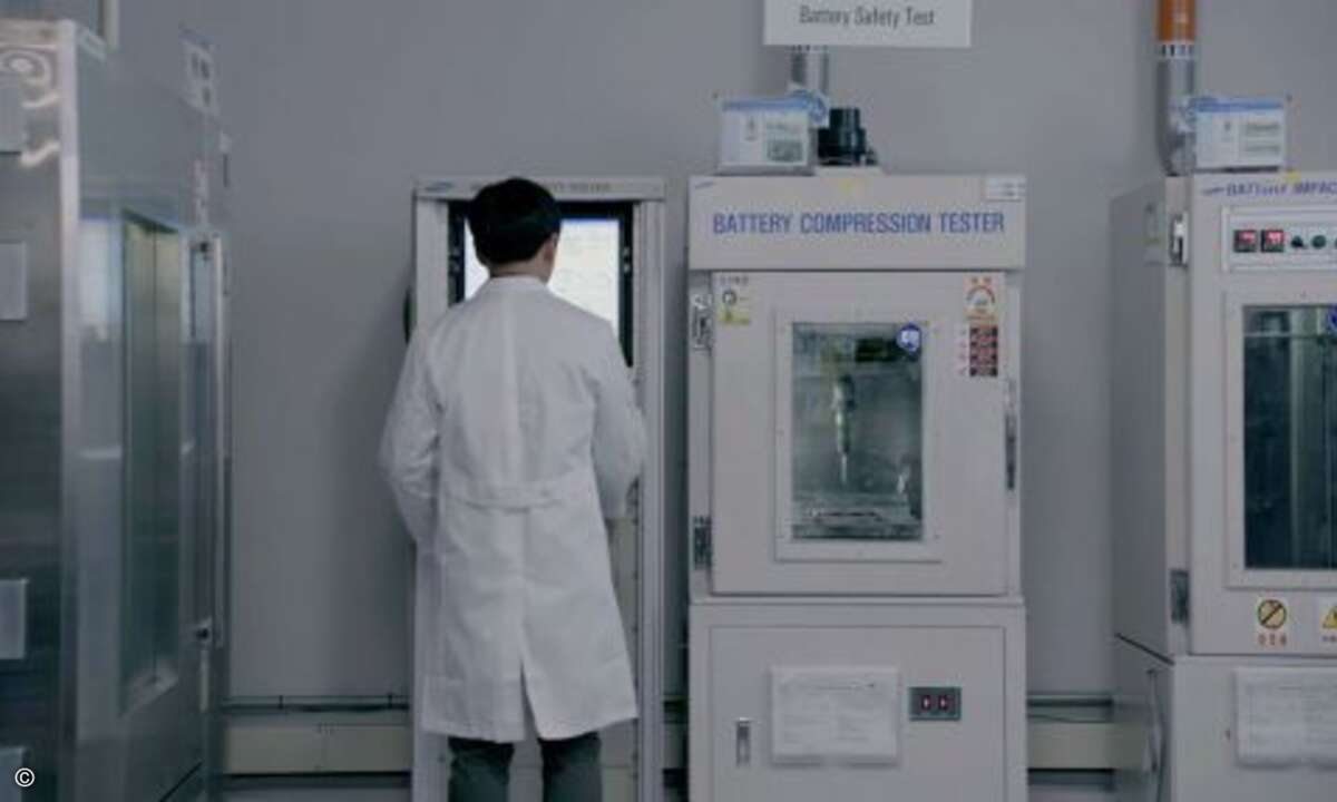 Dazu gehören Drucktest... (Foto: Samsung)
